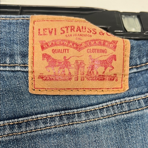 Levi's Classic Blue Skinny Jeans for Women - Picture 3 of 4